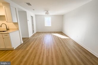 380 Broadview Ave in Warrenton, VA - Building Photo - Building Photo