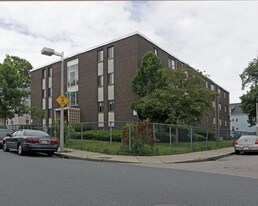 95 Milton Ave in Boston, MA - Building Photo