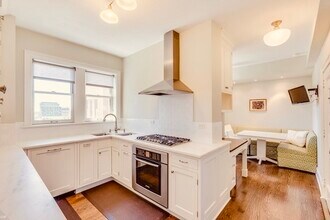 5000 S Cornell Ave in Chicago, IL - Building Photo - Building Photo