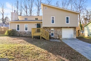 2875 Kathryn Cir SW in Atlanta, GA - Building Photo