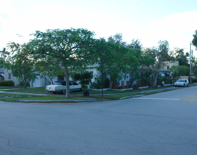 580-590 NE 15th Ave in Fort Lauderdale, FL - Building Photo - Building Photo