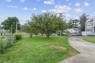 10 Cold Spring St in East Haven, CT - Building Photo - Building Photo