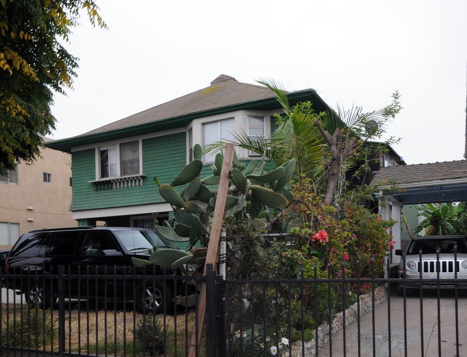 1446 W 28th St in Los Angeles, CA - Building Photo