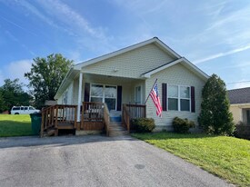 730 Harless St in Christiansburg, VA - Building Photo