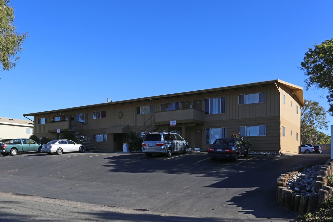 Spindrift Apartments in Encinitas, CA - Building Photo