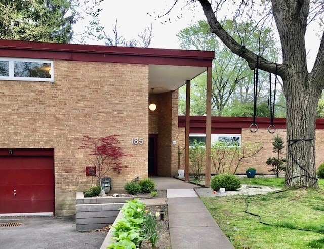 185 Lakeside Pl