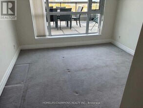 8130 Birchmount Rd in Markham, ON - Building Photo - Building Photo