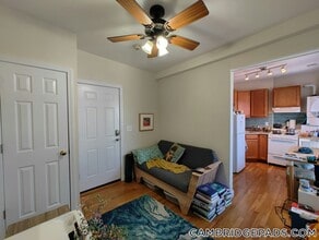 1056 Cambridge St in Cambridge, MA - Foto de edificio - Building Photo