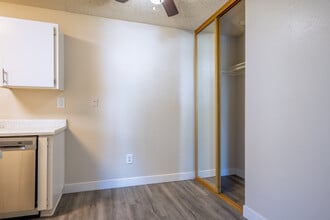 Park Club Apartments in Rohnert Park, CA - Building Photo - Interior Photo