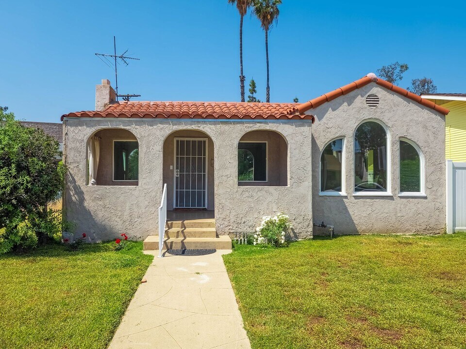 723 W Doran St in Glendale, CA - Building Photo