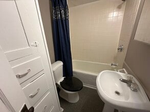 17 N Roys Ave, Unit 17 N. Roys Ave. in Columbus, OH - Foto de edificio - Building Photo