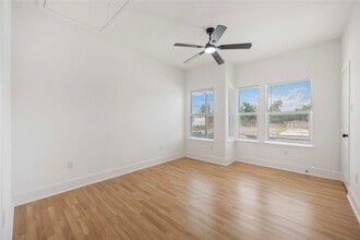 4814 Wilmington St in Houston, TX - Foto de edificio - Building Photo