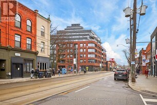 5 Lakeview Ave in Toronto, ON - Building Photo