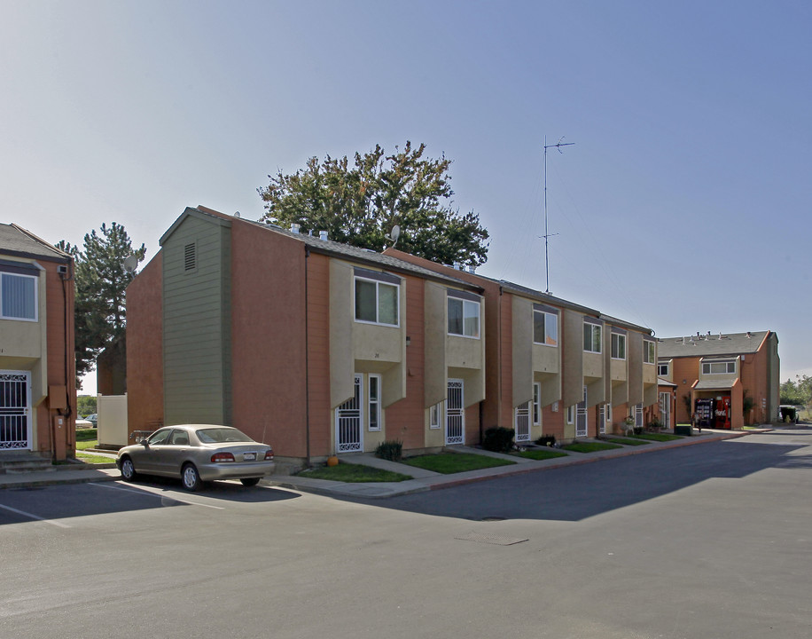 Kingwood Commons in Yuba City, CA - Foto de edificio