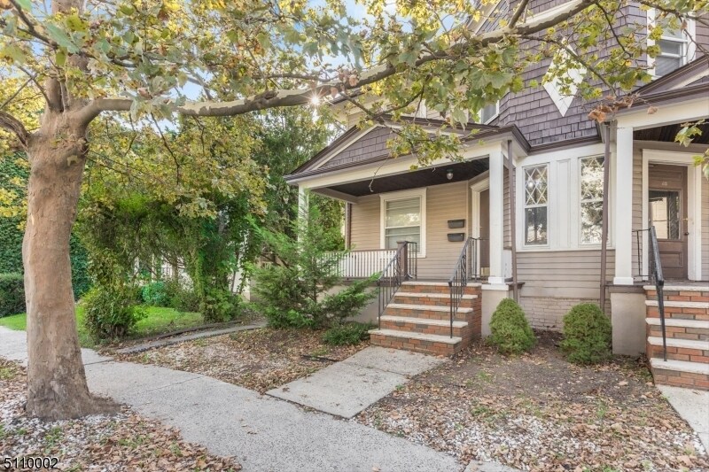 66 Valley Rd in Montclair, NJ - Building Photo