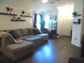 308 Majestic Cedar Ct in Liberty Hill, TX - Foto de edificio - Building Photo
