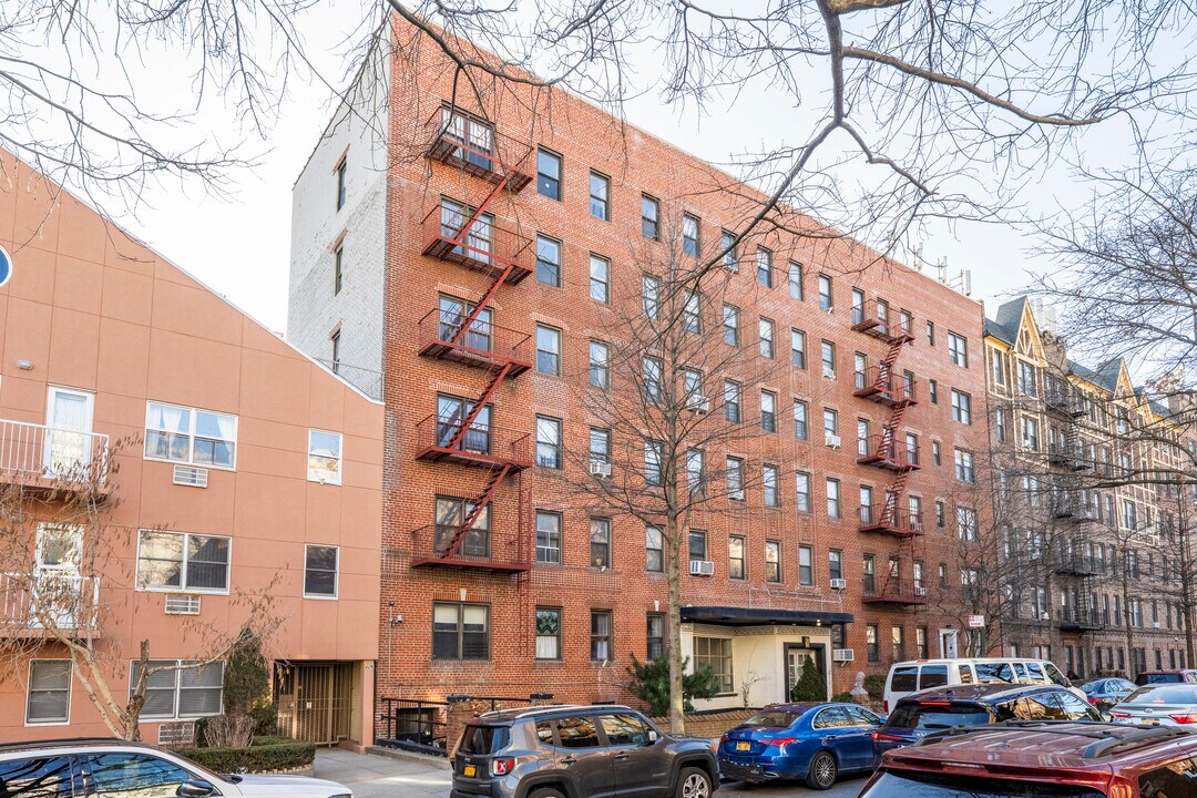 420 Ovington Ave in Brooklyn, NY - Building Photo