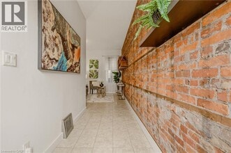 163 Victoria Ave N in Hamilton, ON - Building Photo - Building Photo