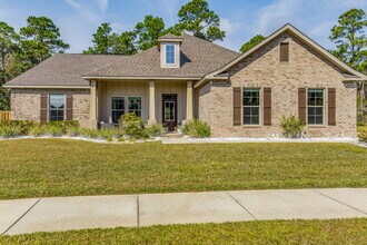 1385 Lombardy Dr in Gulf Breeze, FL - Building Photo - Building Photo