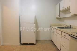 1730 State St in Hamden, CT - Building Photo - Building Photo