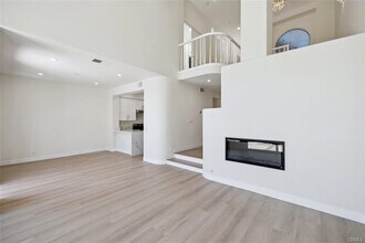 1908 Caminito De La Luna in Glendale, CA - Building Photo - Building Photo