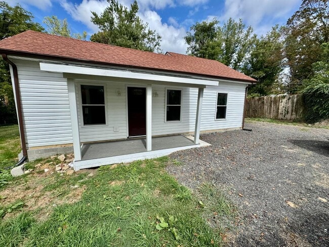 property at 1228 Cambria St NE