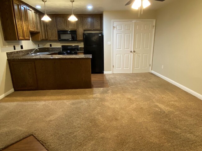 4809 Hahn Ave in Bakersfield, CA - Building Photo - Building Photo