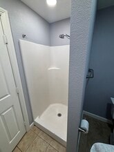 923 E 21st St, Unit Studio in Long Beach, CA - Building Photo - Building Photo