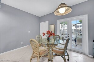859 Tanbark Dr in Naples, FL - Building Photo