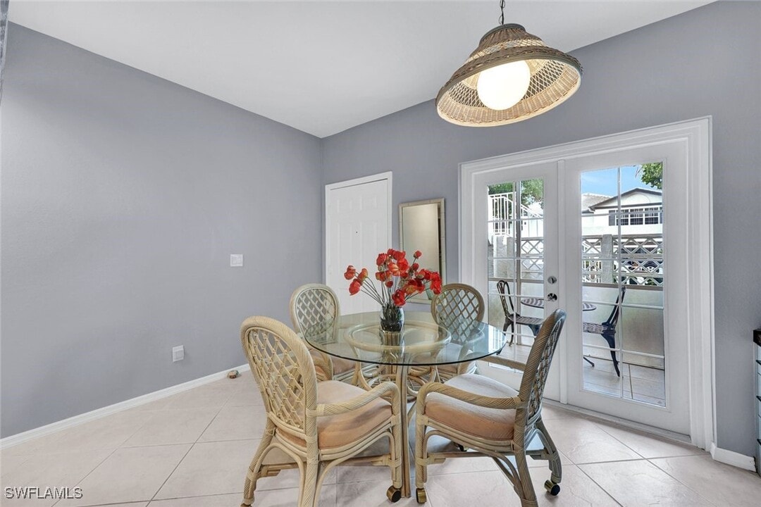 859 Tanbark Dr in Naples, FL - Building Photo