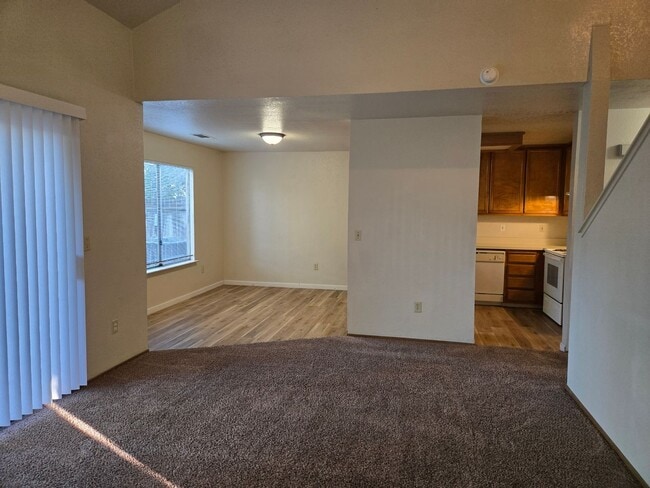 1923 Glen Ridge Dr in Ceres, CA - Building Photo - Building Photo