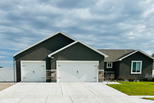 property at 387 Saddle Rock Ln