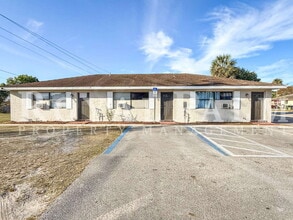 3744 Estelle Ave in Ft. Myers, FL - Building Photo - Building Photo