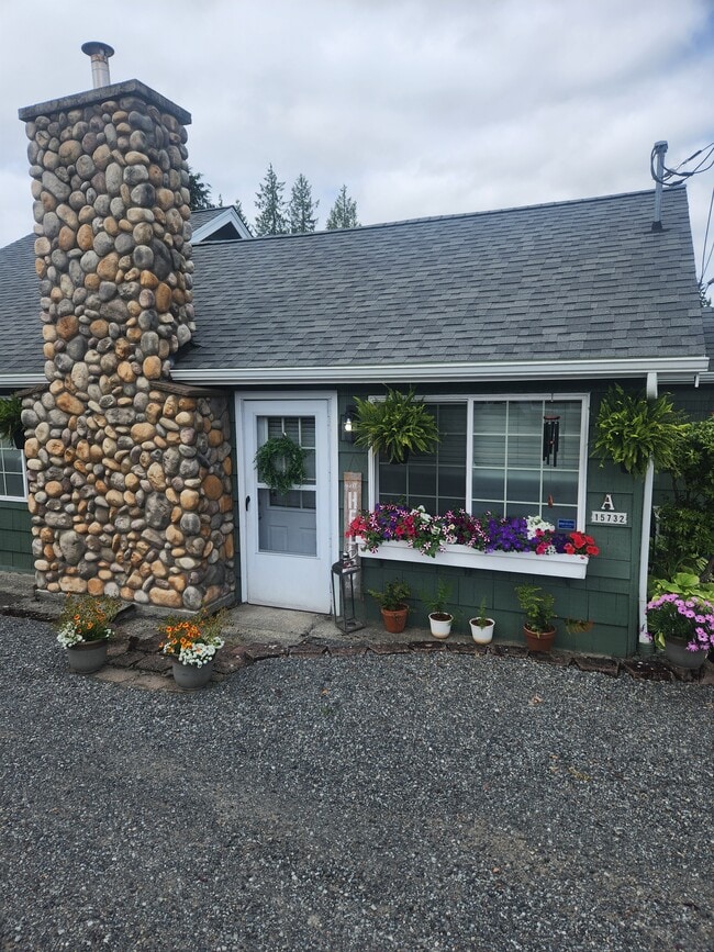 15732 E Shore Dr in Lynnwood, WA - Building Photo - Building Photo