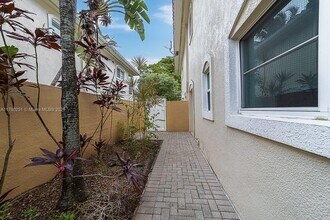3466 NW 17th Ter in Oakland Park, FL - Building Photo - Building Photo