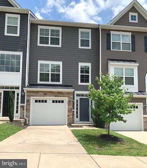 property at 83 Andrews Pl