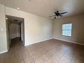 5410 Marcella Ave in Laredo, TX - Foto de edificio - Building Photo