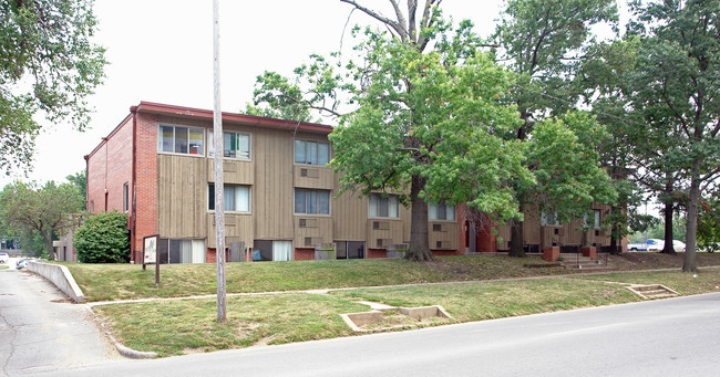 Oakwood Manor Apartments