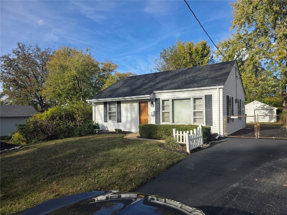 301 Washington St in Florissant, MO - Building Photo