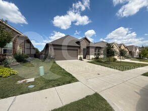 4124 Ellinger Dr in Heath, TX - Foto de edificio - Building Photo
