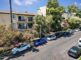 5257 Radford Ave in Los Angeles, CA - Building Photo