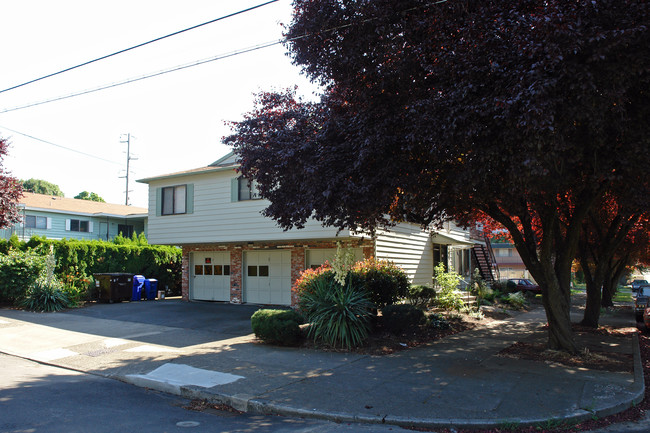 Weatherford Terrace in Portland, OR - Building Photo - Building Photo