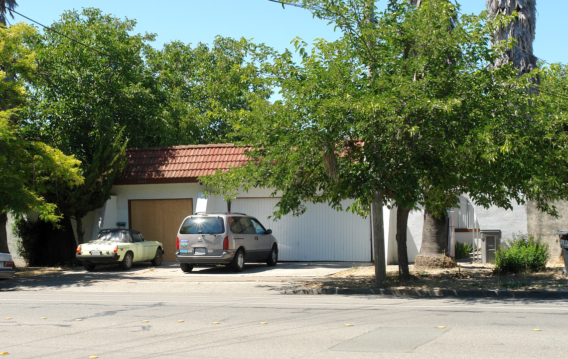 4435 Hoen Ave in Santa Rosa, CA - Building Photo