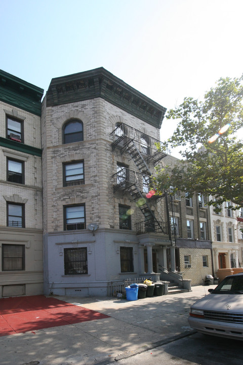 707 Sterling Pl in Brooklyn, NY - Building Photo