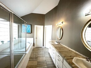 9822 Samantha Suzanne Ct in Houston, TX - Building Photo - Building Photo