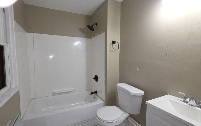 property at 13721 Diana Ave