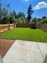 178 Hiatt St in Lebanon, OR - Building Photo - Building Photo