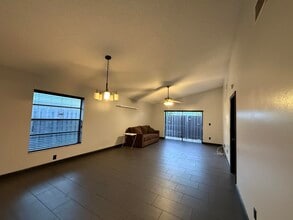 1389 Pines Ln in West Palm Beach, FL - Building Photo - Building Photo