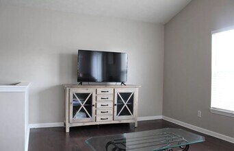 13266 Komatite Way, Unit 100 in Fishers, IN - Building Photo - Building Photo
