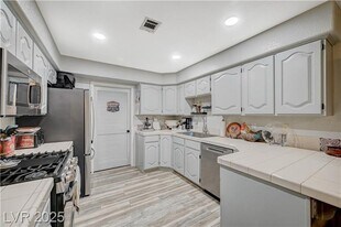 700 Capri Dr in Boulder City, NV - Building Photo